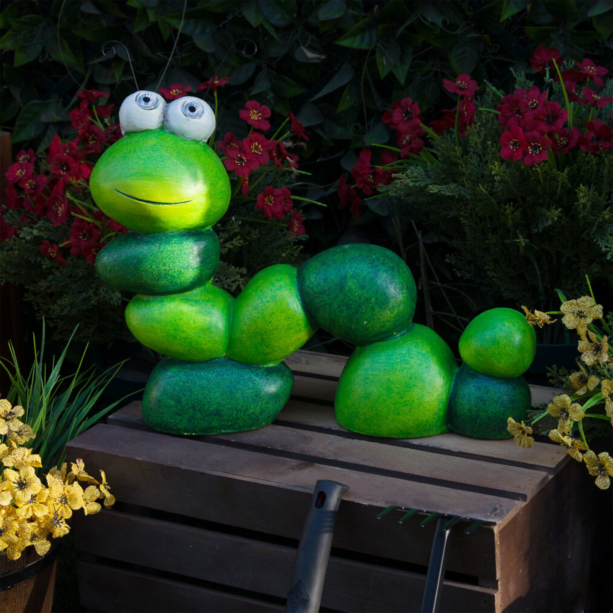 Alpine Corporation, Solar Caterpillar Statuary w/ LED Light-Up Eyes, Model# YEN608SLR